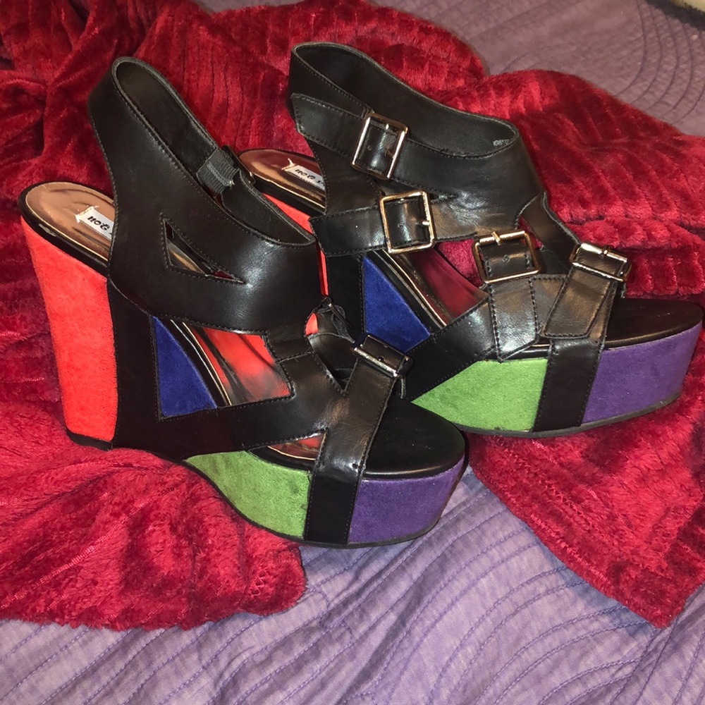 Multi-colored wedge heels